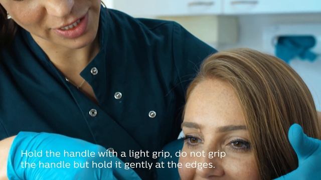 How To Brush With An Electric Toothbrush - Philips Sonicare смотреть онлайн