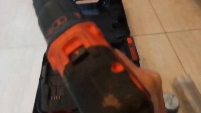 Шуруповёрт BLACK&DECKER, BDCHD18KB, ударный 18V, 40Hm. Хороший шуруповёрт для дома, сада, гаража. смотреть онлайн