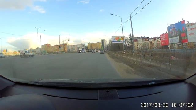 Рязань. 30 марта 2017г. Проезд на запрещающий сигнал светофора. смотреть онлайн