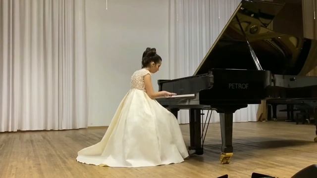 Авдышоева Ангелина. 11 лет. Ф.Мендельсон. "Песня без слов" ор.67 N32. смотреть онлайн