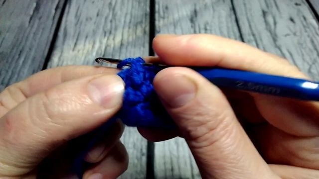 Интересный узор крючком с рельефными столбиками смотреть онлайн