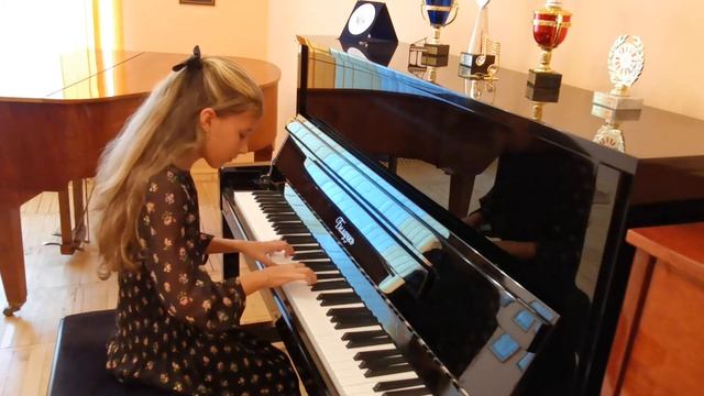 Valentina Palasset/W. Gillock "Flamenco " смотреть онлайн