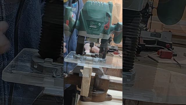 как сделать ровные пазы по центру. как вырезать круг с помощью фрезера