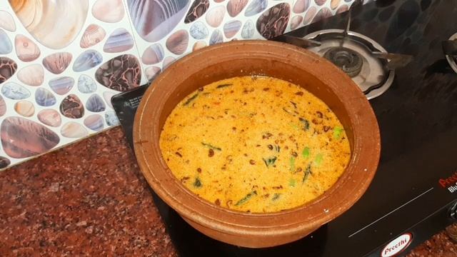 மீன் குழம்பு மிக சுவையாக செய்வது எப்படி?Meen Kulambu/Meen kulambu in tamil/Fish curry recipes смотреть онлайн