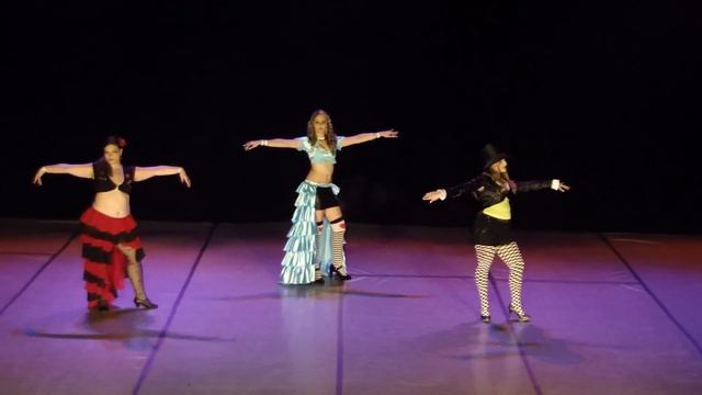 Cia. Arianna Lopes - Alice (com Isabelle Dias, Vanessa Melo e Jordana Mohana) смотреть онлайн
