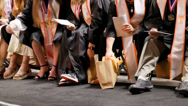 Something to Help Our Grads 'RememBEAR' their Time at UT смотреть онлайн