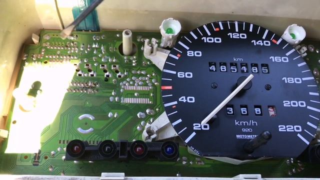 Пассат Б3 Не работают датчики в панели управления, нашли решение. смотреть онлайн