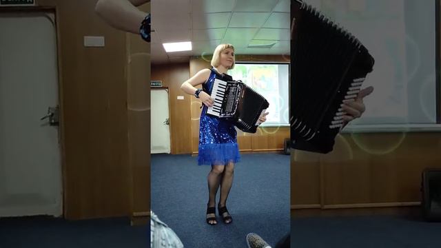 Легендарная Катюша, играет Любовь Гришанова, теплоход Дмитрий Пожарский, 2022 смотреть онлайн