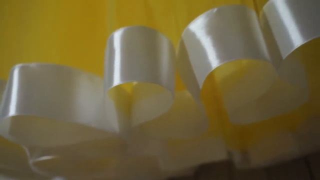 Пышное нарядное платье в цвете Солнечный желтый смотреть онлайн