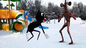 Сиреноголовый в реальной жизни против Картун Кэта на детской площадке