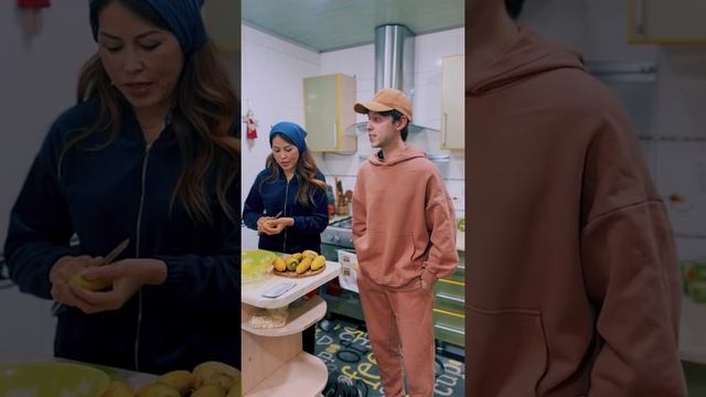 Sariq Bola Onasiga Oylik Pulini Berdi❤️