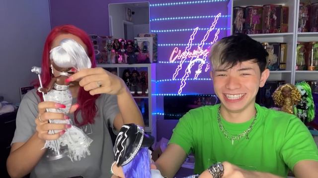 Rainbow Vision Rainbow Divas Neon Shadows Doll Chat & Unboxing смотреть онлайн