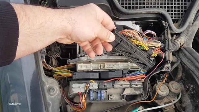 Разборка Электронного Блока Управления ЭБУ Мерседеса w210 смотреть онлайн