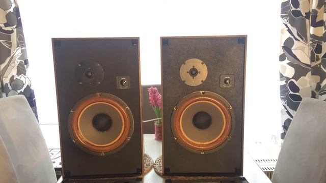 Sanyo SX-725 Hiend Speakers  Pioneer SA-9500 II Amp Oldschool