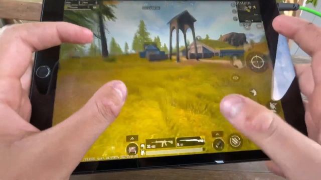 PUBG Mobile | 1 st Person View | TOP IPad 8 2020 | 60 FPS , Top 1 Server | NEW ? MAP Livik смотреть онлайн