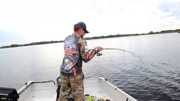 Максим Легалов, судак и Troublemaker 12cm