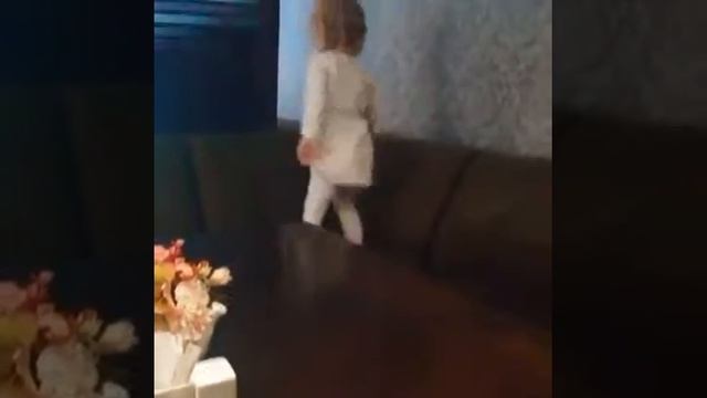 Как правильно вести себя в ресторане ? смотреть онлайн