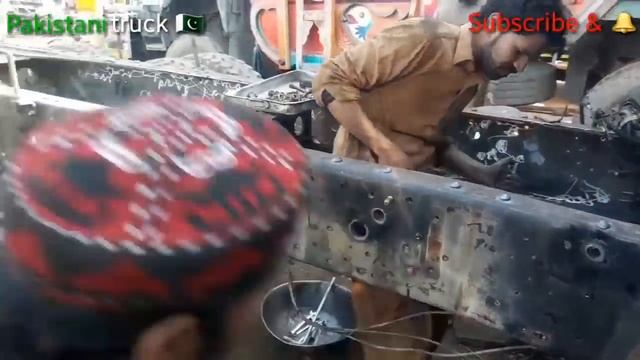 How to make a v8 Nissan diesel, couple v8 Nissan 2 trucks смотреть онлайн