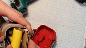 Переделка шуруповерта Makita 6261D 9.6V на литиевый аккумулятор ? #переделкашуруповерта (7)