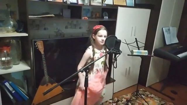 "Во поле береза стояла" (Ерохина Настя кавер)))) смотреть онлайн