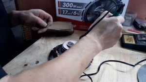 разборка  штатных  передних динамиков Tucson 3  :  часть 2