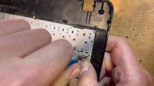 Замена впаянной клавиатуры на ноутбуке, после кривых рук домашнего мастера.