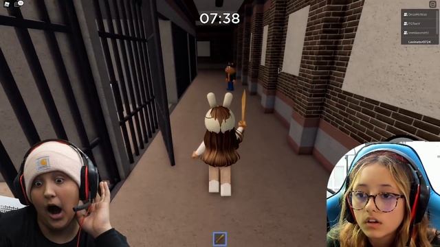 PIGGY FIRED my WIFE! FGTeeV Family vs. The Factory (ROBLOX Piggy Book 2 Chapter 6) смотреть онлайн