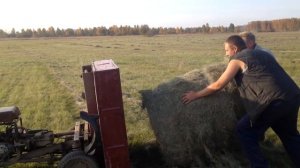 Рулонный пресс подборщик своими руками / Пресс подборщик для сена