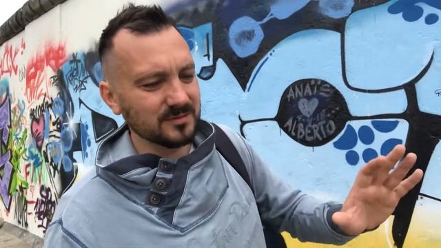 ?Как стать официантом: Для начала - просто выучи всё меню. смотреть онлайн
