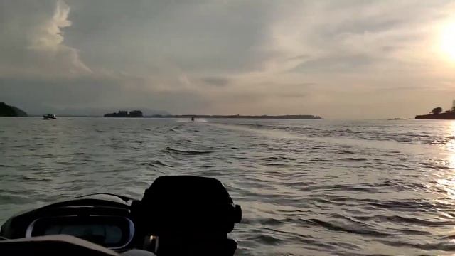 Flying on the SeaDoo GTX 300 Limited #ChallengeTheBoundaries #ifelixitTravel #Mi10YouthZoom5G