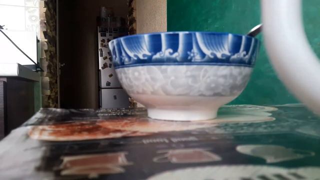 И ЖИТЬ СТАЛО ЕЩЁ ВЕСЕЛЕЕ))... смотреть онлайн