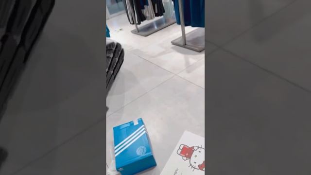 ADIDAS Hello Kitty & stan Smith Limited edition ?? ? смотреть онлайн