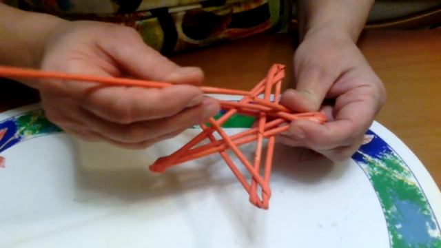 Плетение из газет.Новогодняя звезда.Мастер-класс смотреть онлайн