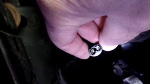 Как заменить габаритную лампочку в передней фаре Паджеро спорт