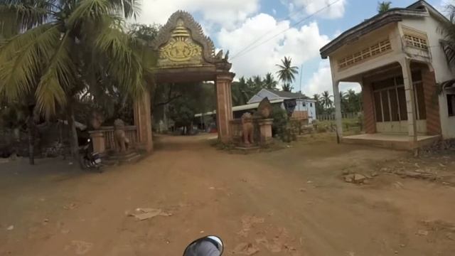 Rural Cambodia on a Scooter | Maxi & Deia For All смотреть онлайн