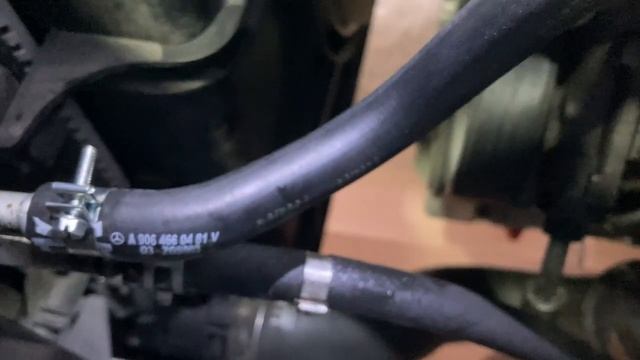 2013 Sprinter Power Steering Fluid flush and tube replacement. смотреть онлайн