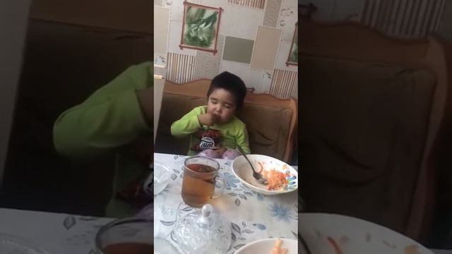 самое главное хорошо подкрепиться))) а все остальное потом 😉 смотреть онлайн