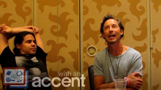 SDCC 2018: Carlos Valdes & Tom Cavanagh - The Flash смотреть онлайн