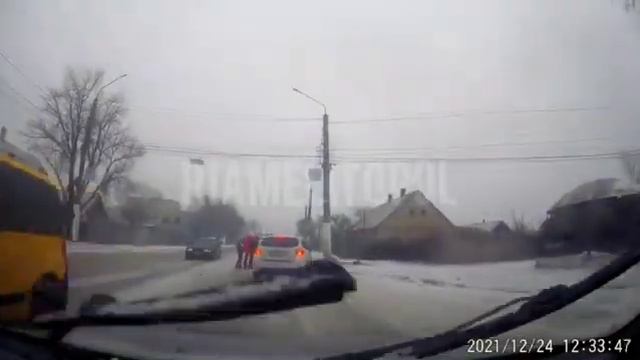 Скользкая дорога смотреть онлайн