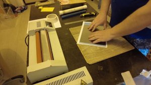 Нанесение фоторезиста при помощи ламинатора