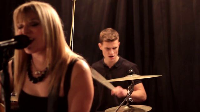 Sound Divide - Crazy смотреть онлайн