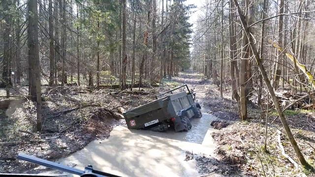 Мерседес немного утонул смотреть онлайн