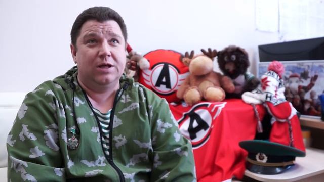 Олег возвращается на роль маскота ХК "Автомобилист" смотреть онлайн