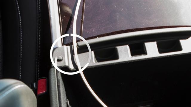 2017 INFINITI Q70 - USB/iPod® Interface смотреть онлайн