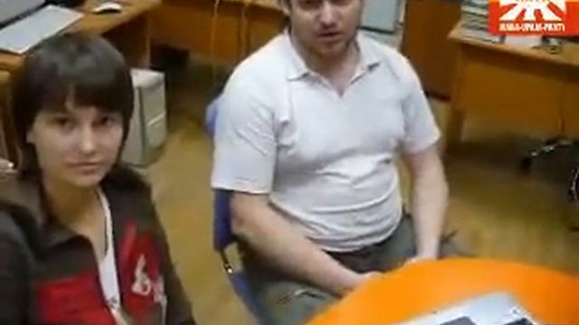 Самбул ищет ноут для поездки в Индию смотреть онлайн