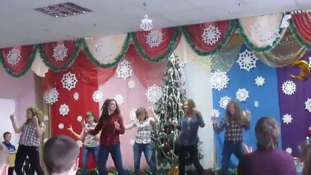 Флешмоб под песню PSY – Daddy смотреть онлайн