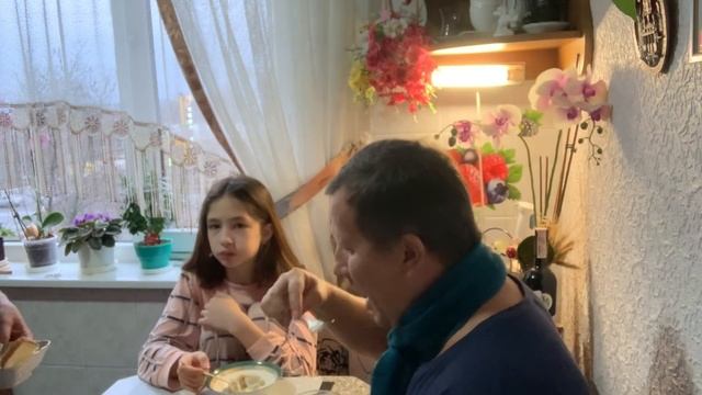 В НОВЫХ НОСКАХ НА НОВЫЙ ГОД, А ПАРИЖ ПОДОЖДЕТ | Arina Belaja