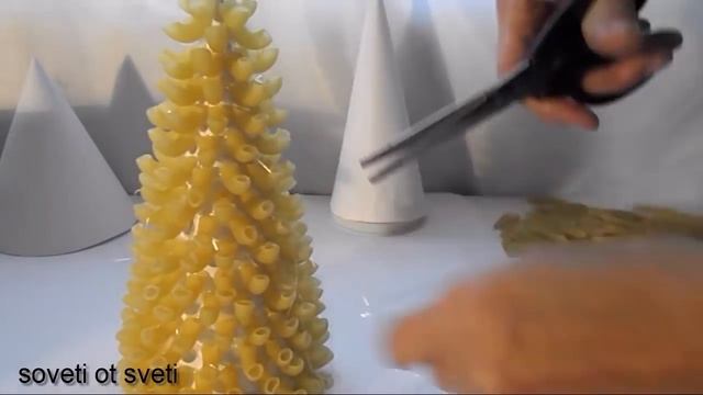 DIY:Как сделать ЁЛКУ из МАКАРОН на НОВЫЙ ГОД своими руками\CHRISTMAS TREE OF PASTA смотреть онлайн