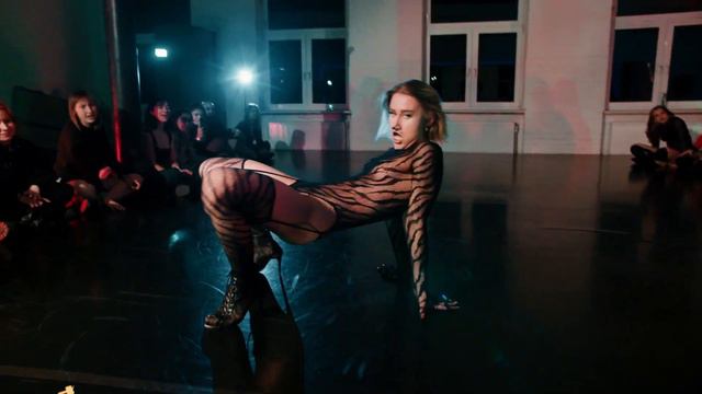 WOW____Post_Malone____Irina_Ryzhakova____Unique_heels_ball_p смотреть онлайн
