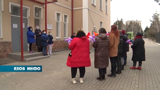 Врачей поздравили с 8 марта смотреть онлайн